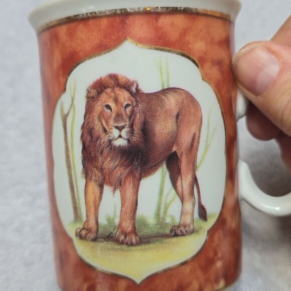 Vintage Email de Limoges 1855 Lion Mug by I. Godinger – Hand-Painted Porcelain - Picture 12 of 12